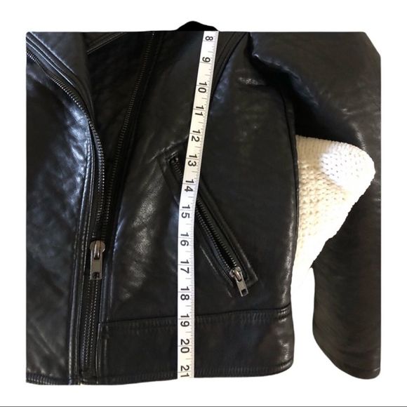 FAUX black leather jacket by FOREVER 21 size M - Picture 8 of 11